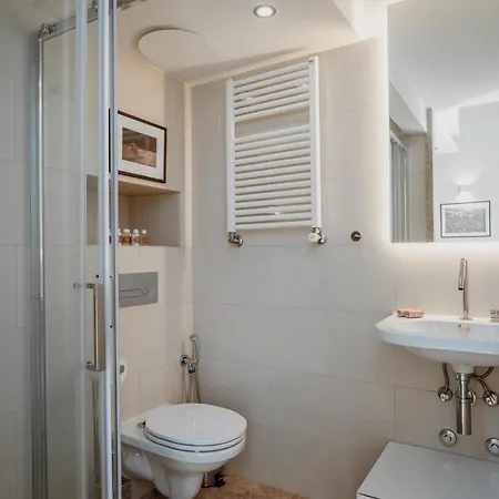 Maria Pia Luxury Apartment, Historic House Downtow Apartment